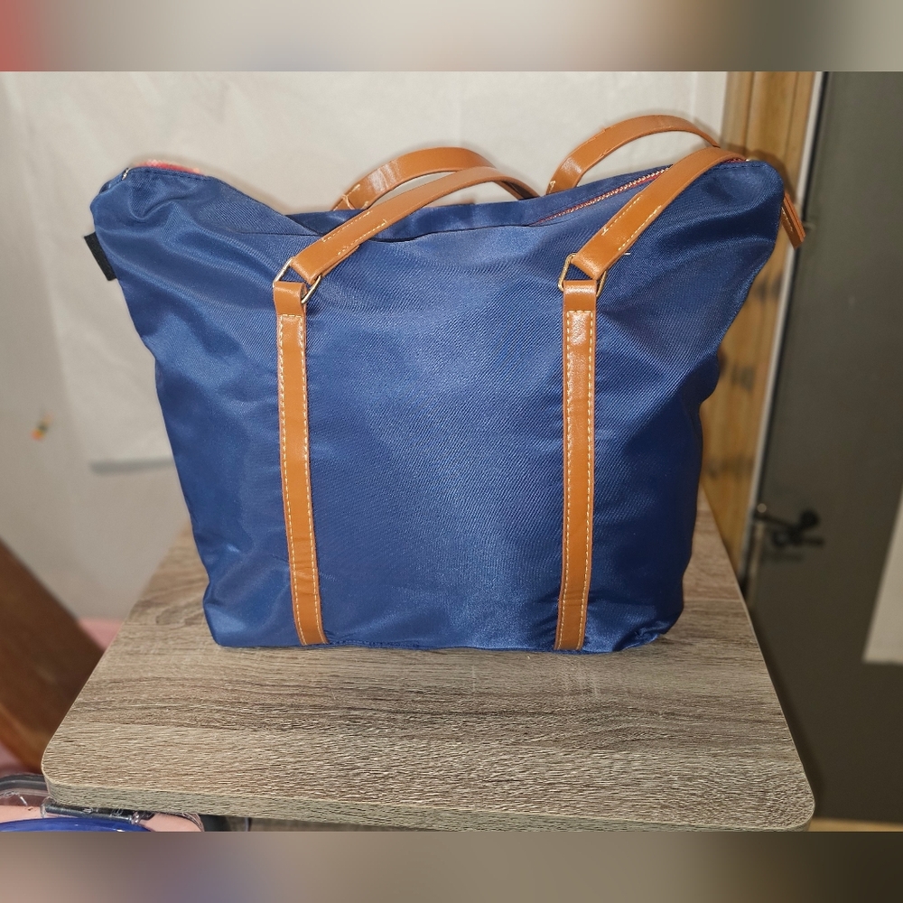 Designer Inspired Navy and Tan Tote Bag~ LIKE NEW - Picture 5 of 9